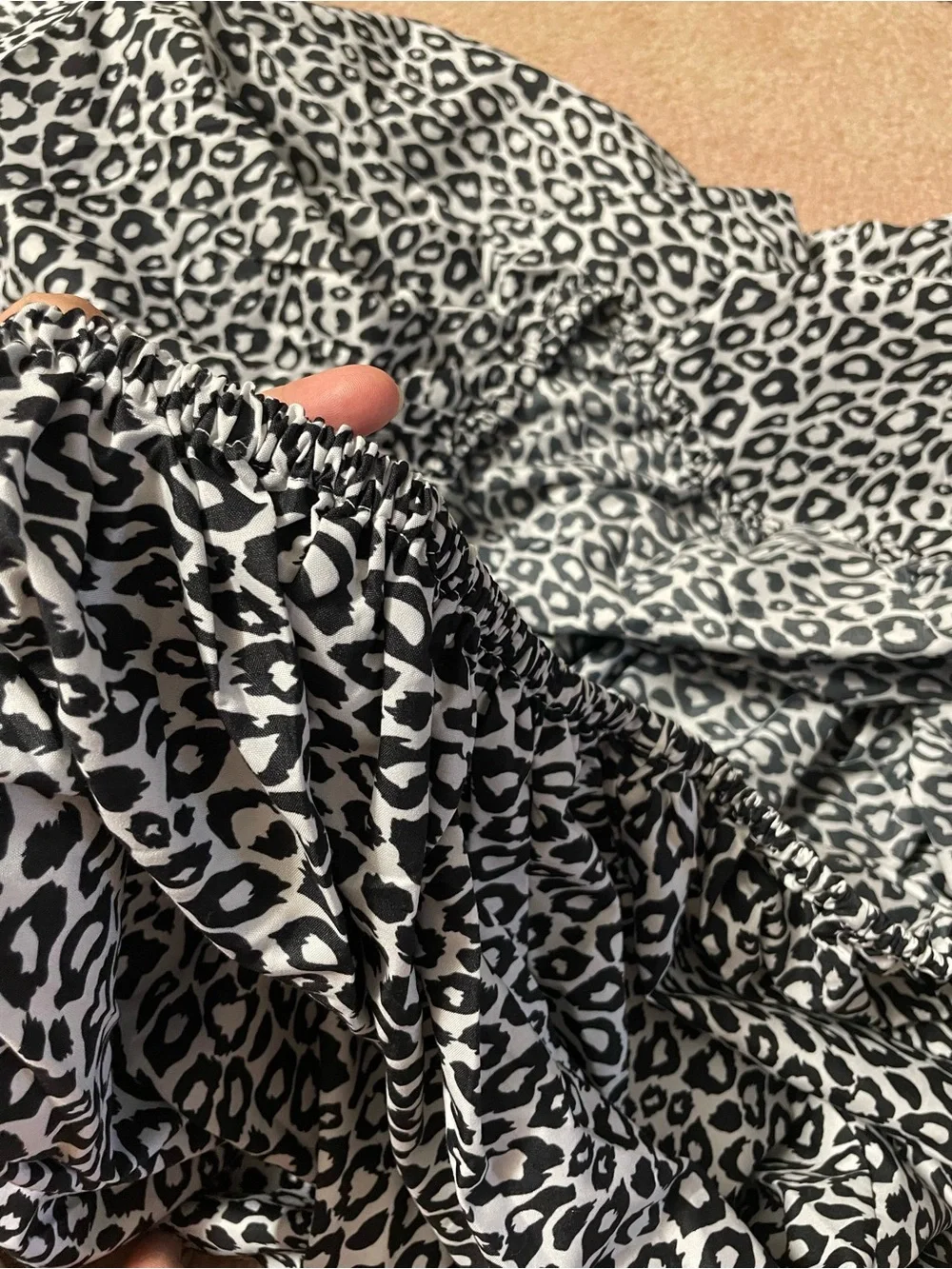 Mainstays Black and White Leopard fitted sheet & pillowcase ( new)